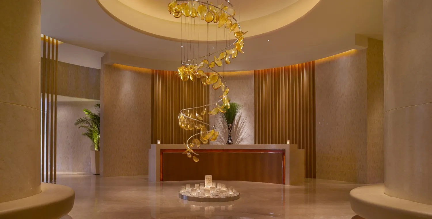 MACGH_P074_IsalaSpalobby