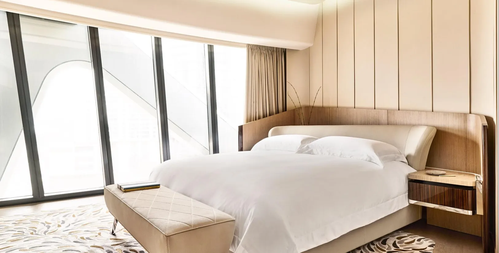 PREMIER SUITE