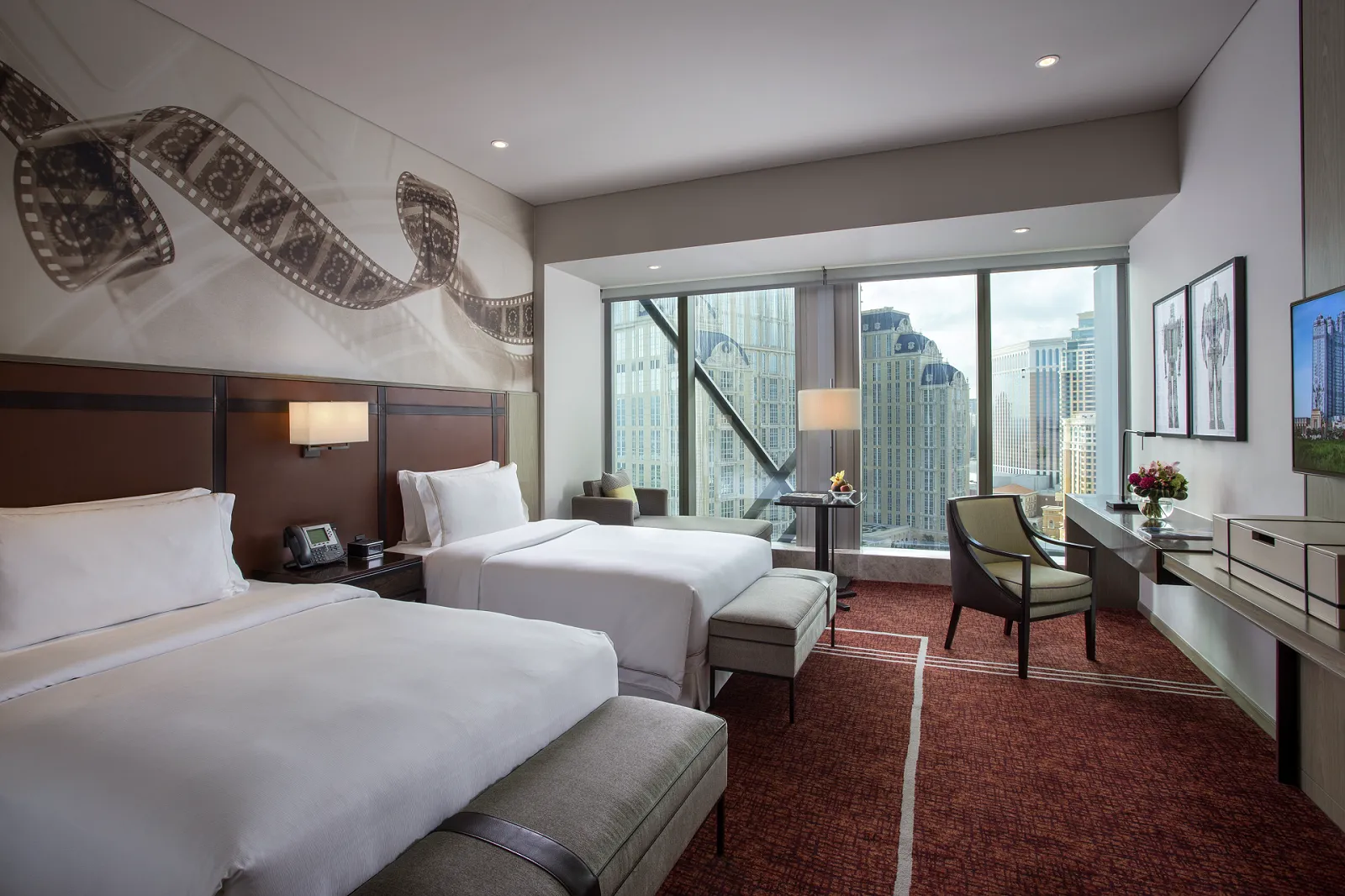 sc - Celebrity Vista Room - 1