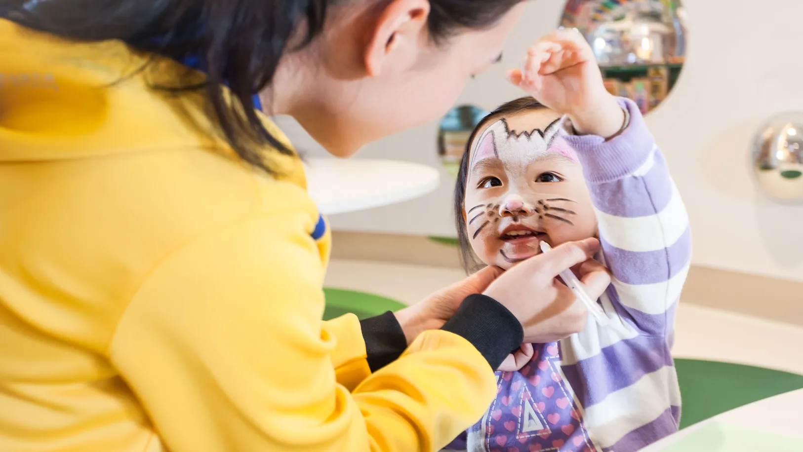 KC-Website-Photo_Art-Attack_face-painting_2400x1352_V1.jpg