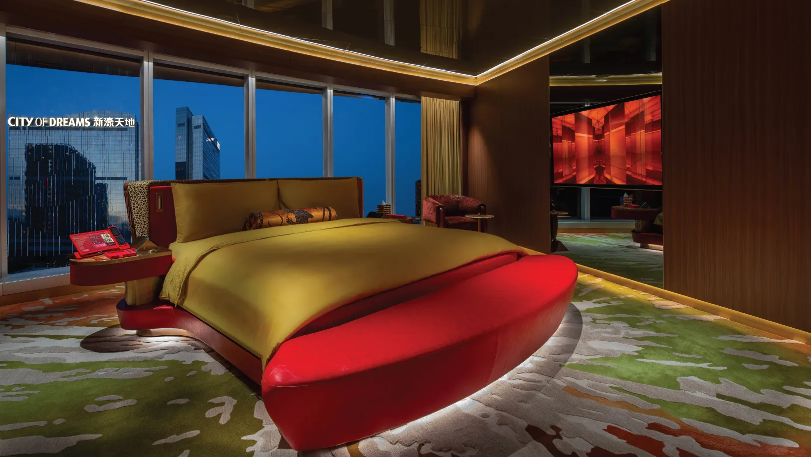 REM image_adaptation_Luminous Suite_2400x1352_bedroom.jpg
