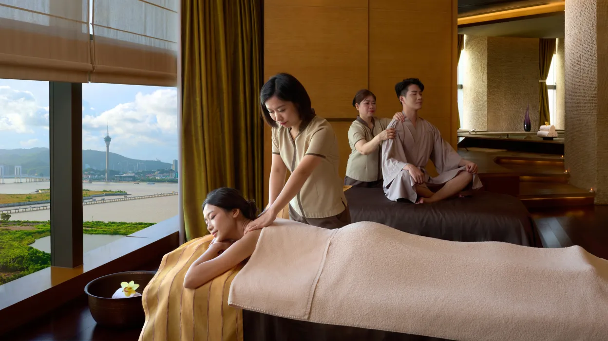 Altira Spa’s Golden Radiance Ritual