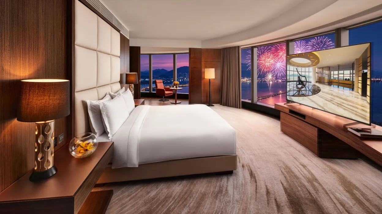 Hotel_Villas_Bed-Room_Alt_fireworks.jpg