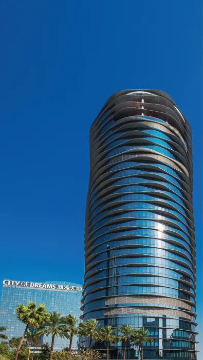 REM image_adaptation__592x1052_facade.jpg