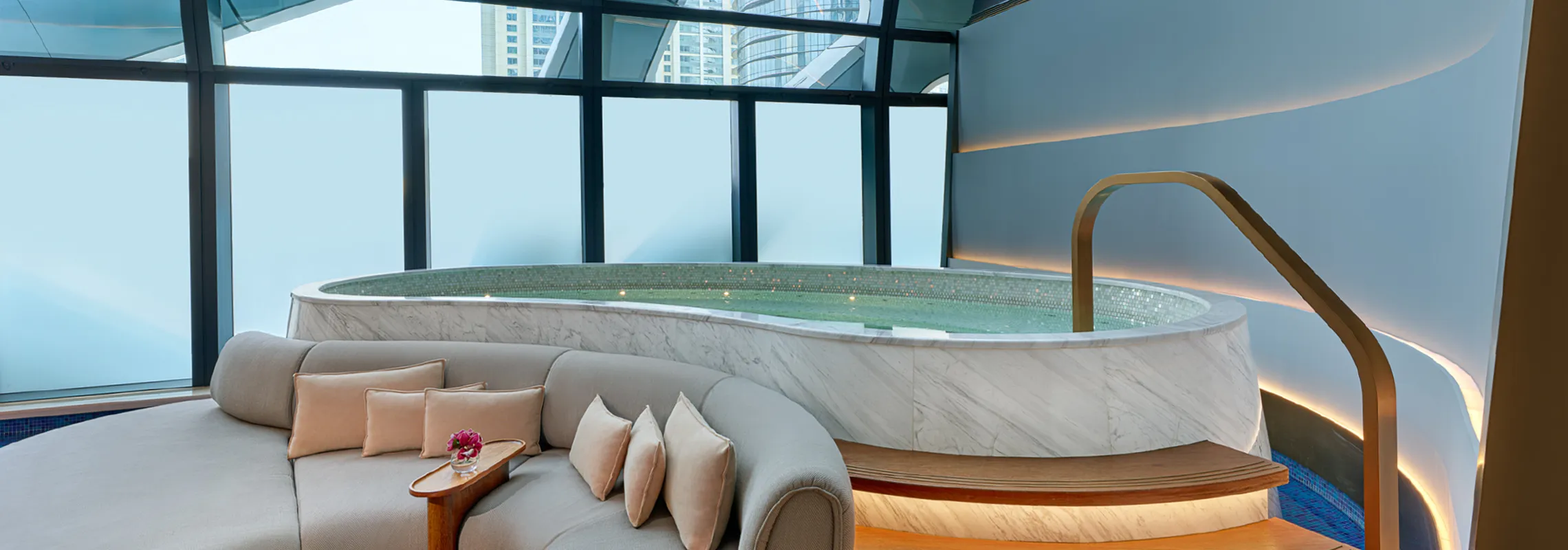 MorpheusHotel-PoolVilla-VSB-1_2280x800.jpg